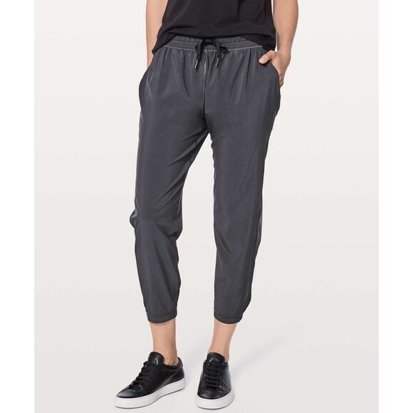 Lululemon Namaskar Grey Crop Pants Athleisure Gym Travel Pull On Workout Women 8 - Picture 1 of 6